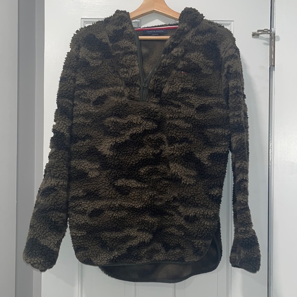 Tommy Hilfiger Camo Fleece Half Zip Hoodie - Picture 1 of 4